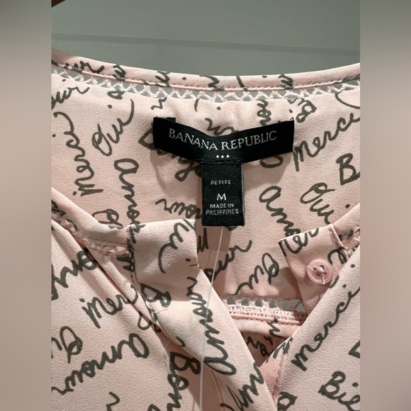 Banana Republic blouse with French print - Picture 3 of 7